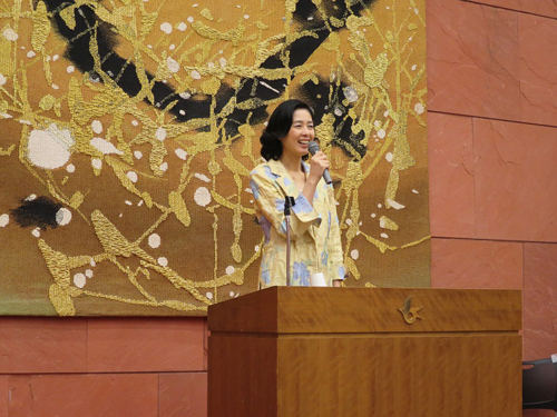 講演中の星野知子さん