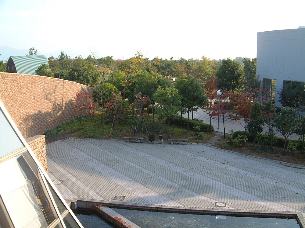 新潟県立近代美術館