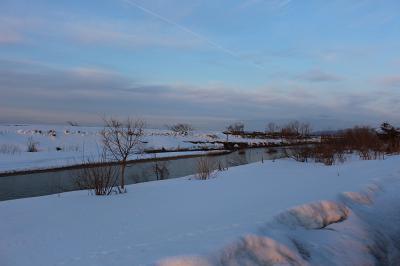 深沢町 - 雪原の夕景