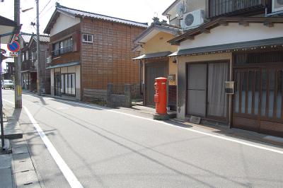 寺泊 - 丸ポストのある風景