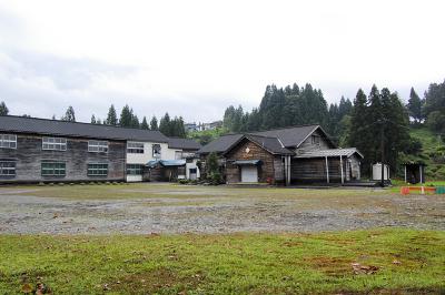 塩川小学校