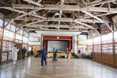 塩川小学校 - 体育館