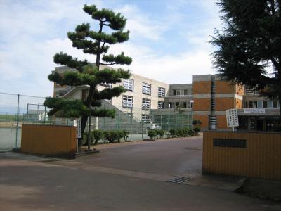 与板中学校